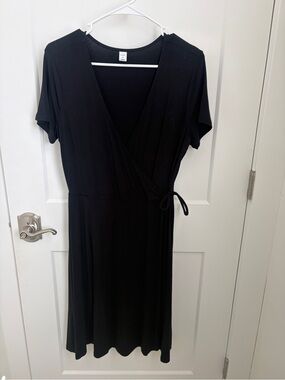 Old Navy Black Wrap Midi Dress